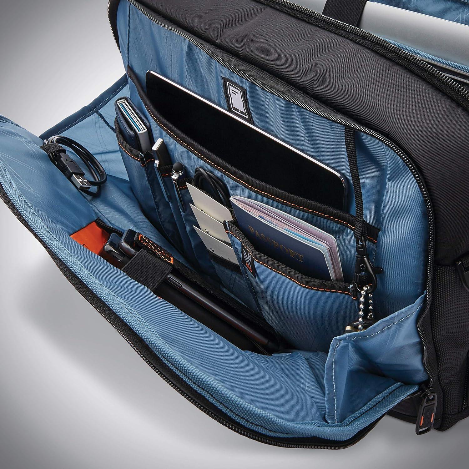 imageSamsonite Pro Slim Messenger Black 156InchBlack